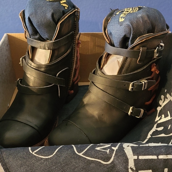 SOLD NIB freebird Crue in black multi. - Picture 10 of 12